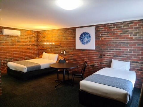 Town House Motor Inn - Holiday Melbourne 1