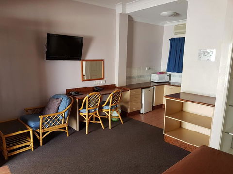Townview Motel - Caravan Park Accommodation 0