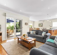 Tranquility in Cowes - Pets Fireplace WiFi Linen 350m Beach 4 Bdrms - Casino Accommodation