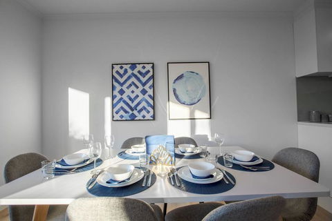Trendy Sweet Home 4Beds@Blackburn South - Accommodation Australia 1