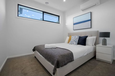 Trendy Sweet Home 4Beds@Blackburn South - Accommodation Australia 3