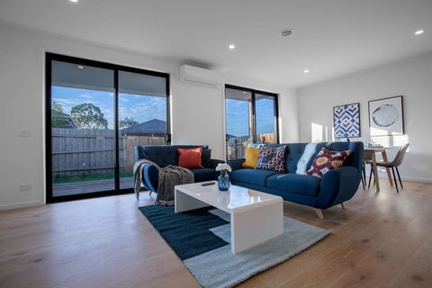 Trendy Sweet Home 4Beds@Blackburn South - Accommodation Australia 2