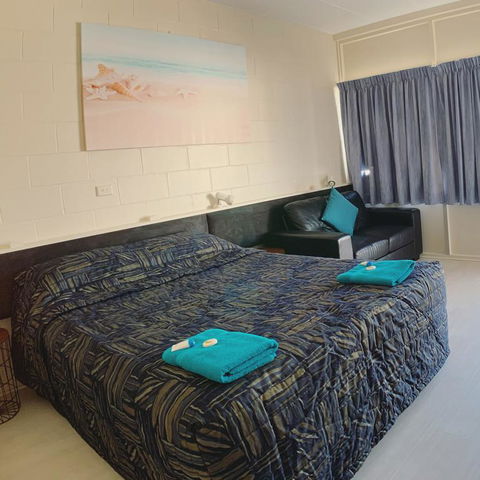 Tropical City Motor Inn - Casino Accommodation 3