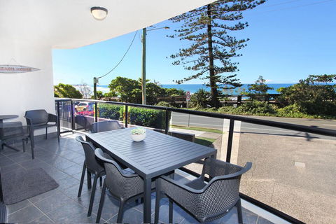 Unit 1 Phoenix Apartments, Coolum Beach - Accommodation Australia 1