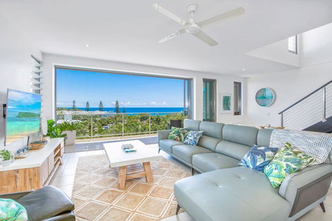 Unit 6 Rainbow Sea - Rainbow Beach, Amazing Ocean Views, Aircon, Wi-Fi, Pool, Walk To Beach - Accommodation Australia 0