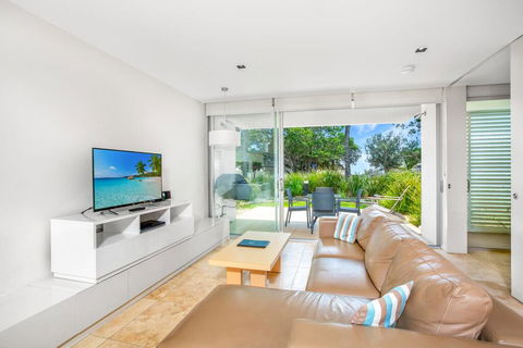 Unit 8 Plantation Resort - Rainbow Beach, Plantation Resort, Air Conditioned, Pool And Outdoor Spa - Accommodation Australia 3