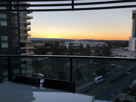 Upmarket Resort At Oracle Broadbeach URGC - Caravan Park Accommodation 1