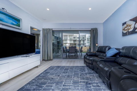 Venetian Canal Apartment-Close To Beaches And Marina - Holiday Melbourne 2