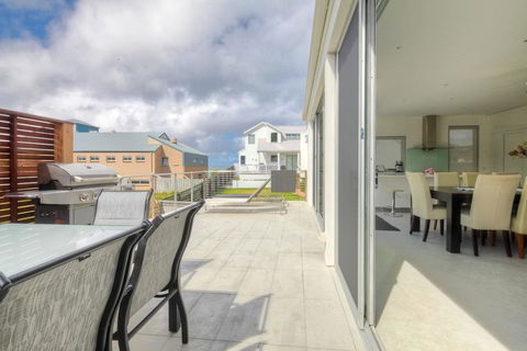 Villa Moyne - Located In A Quiet Cul De Sac And Designed For Beach Families - Holiday Sydney 2
