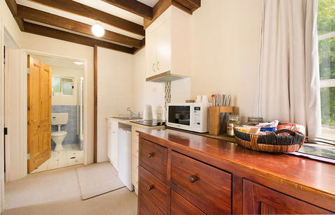 Vineyard Cottages - Accommodation Australia 3