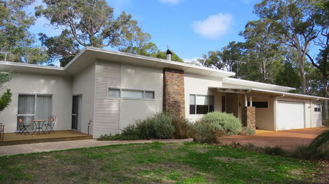 Vintners - More Space For You To Enjoy! - Accommodation Australia 0