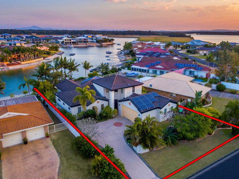 Vista Del Mare - 81 Witonga Drive Yamba Family Home On Water. - Tourism Listing 2