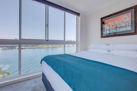 Wake Up To Sydney Harbour - Accommodation Airlie Beach 1