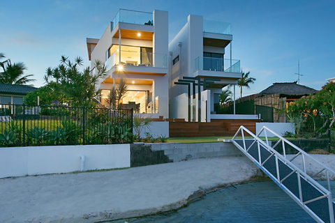 Wanderlust On Water - Accommodation Airlie Beach 2