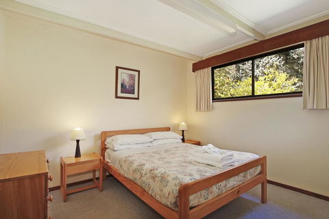 Warrina - Over Looking Ovens River - Accommodation Airlie Beach 2