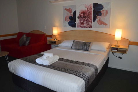 Warwick Vines Motel - Casino Accommodation 0