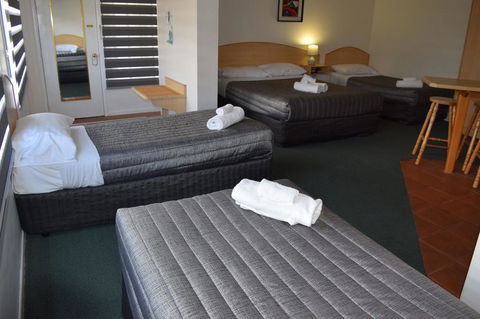 Warwick Vines Motel - Casino Accommodation 1