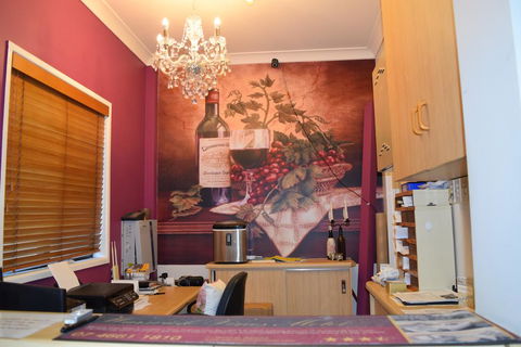 Warwick Vines Motel - Casino Accommodation 2