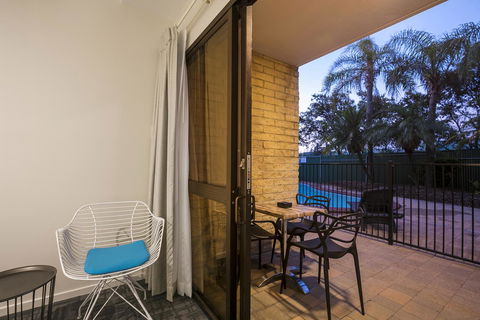 Nightcap At Kawana Waters Hotel - Carnarvon Accommodation 12
