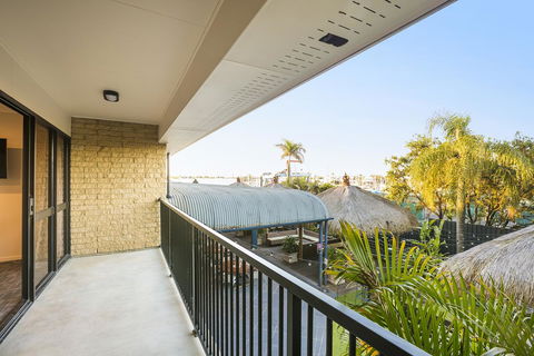 Nightcap At Kawana Waters Hotel - Carnarvon Accommodation 39
