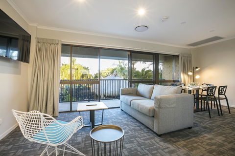 Nightcap At Kawana Waters Hotel - Carnarvon Accommodation 2