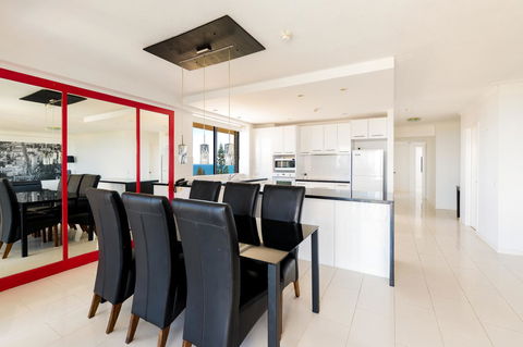 Burgess @ Kings Beach Apartments - Casino Accommodation 17