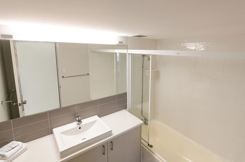 Burgess @ Kings Beach Apartments - Casino Accommodation 36
