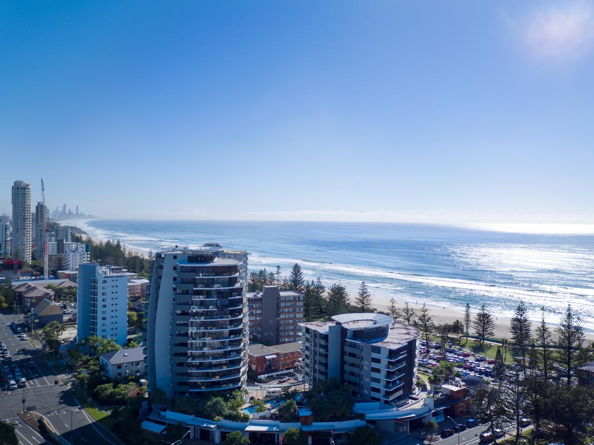 Ambience On Burleigh Beach - thumb 5