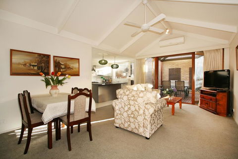 Wattle Holiday Rental - Byron Bay Accommodation 2