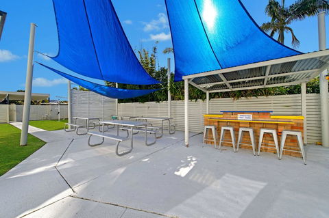 WAVES ON MAIN, 4/1 MAIN STREET - Accommodation Australia 2