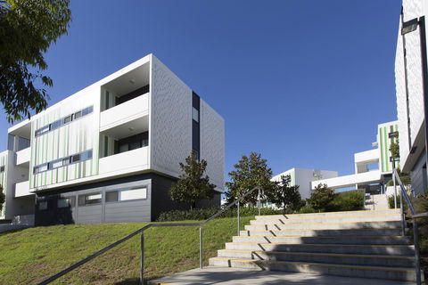 Western Sydney University Village - Campbelltown - Holiday Melbourne 0