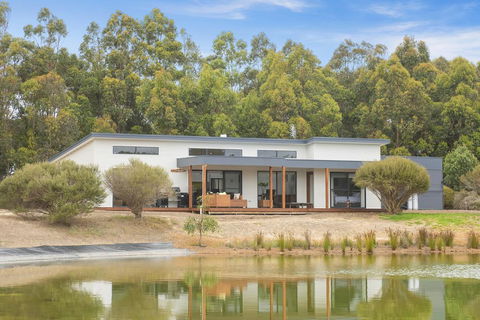 Wharfedale - Holiday Melbourne 0