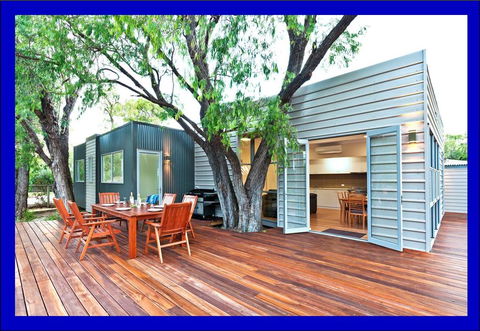 Whatmans Beach House - Holiday Melbourne 0