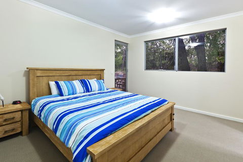 Whatmans Beach House - Holiday Melbourne 2