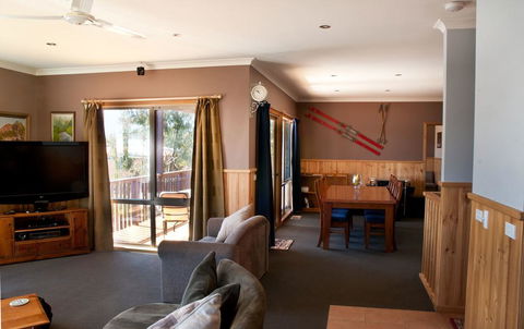 Whistler - Accommodation Airlie Beach 0