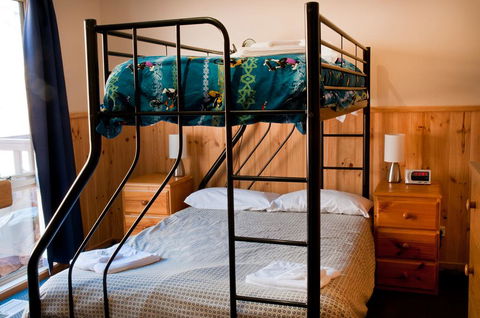 Whistler - Accommodation Airlie Beach 1