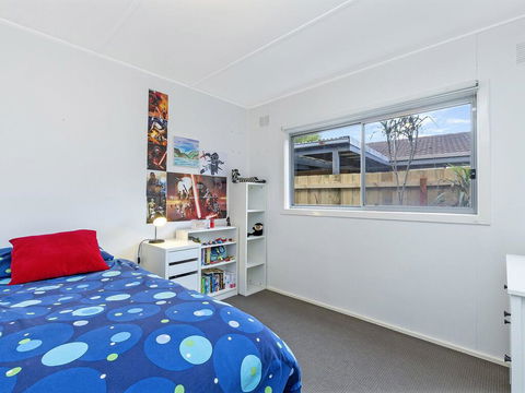 Willan - 43 Powling Street - Holiday Sydney 1