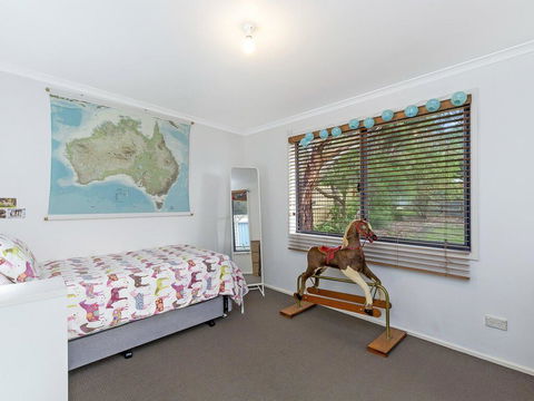 Willan - 43 Powling Street - Holiday Sydney 2