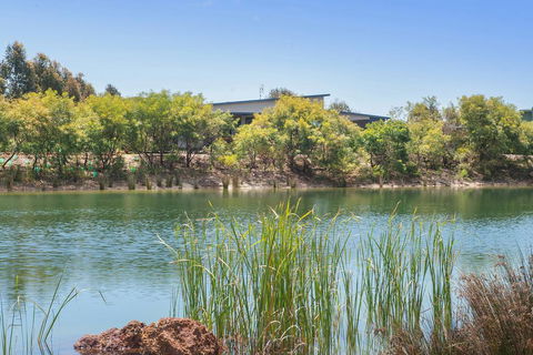Wirraway Luxury Chalet - Accommodation Australia 0
