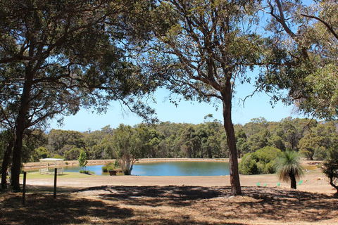 Woodstone Goanna Cottage - Holiday Melbourne 3