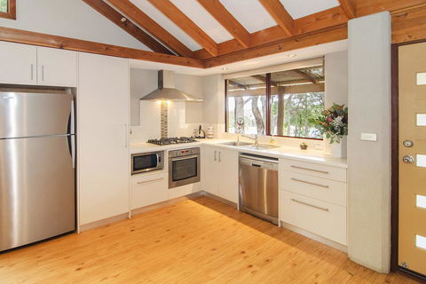 Woodstone Grass Tree Cottage - Accommodation Australia 1