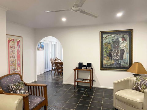 Woorim Secluded Palms Cottage - Accommodation Airlie Beach 3
