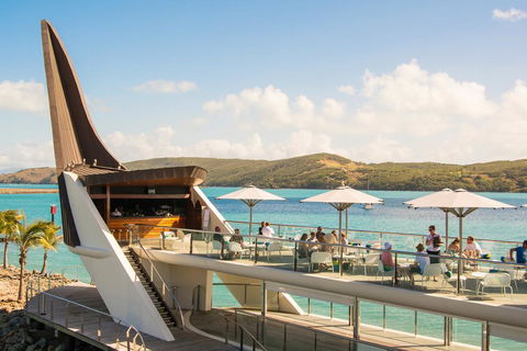 Yacht Club Villa - Whitsundays Tourism 0
