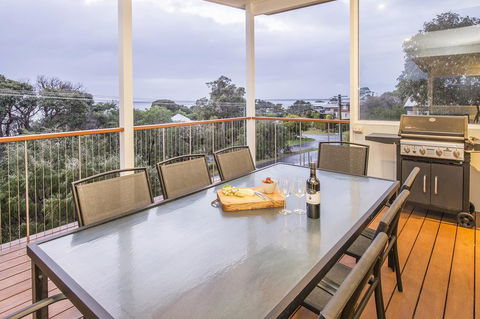 Yaringa - Holiday Sydney 1