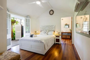 7th Heaven with Accommodation Airlie Beach