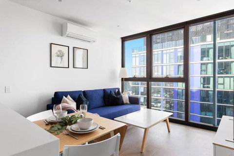 A Cozy & Comfy 2BR Apt Up In The Clouds Near CBD - Accommodation Sunshine Coast 3