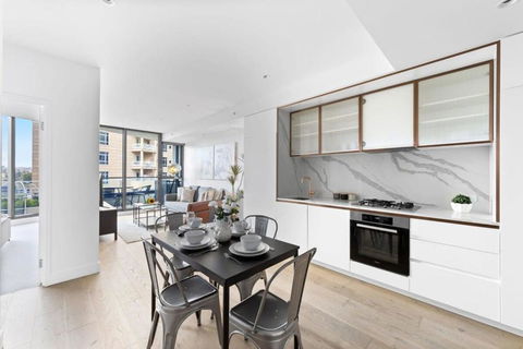 A Stylish 2BR Apt In The Heart Of Chapel Street - Car Rental 2