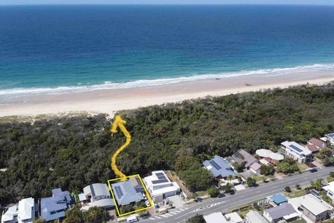 Absolute Beach Front Home -Dogs, Surf, Relax, Bush - Accommodation Australia 0