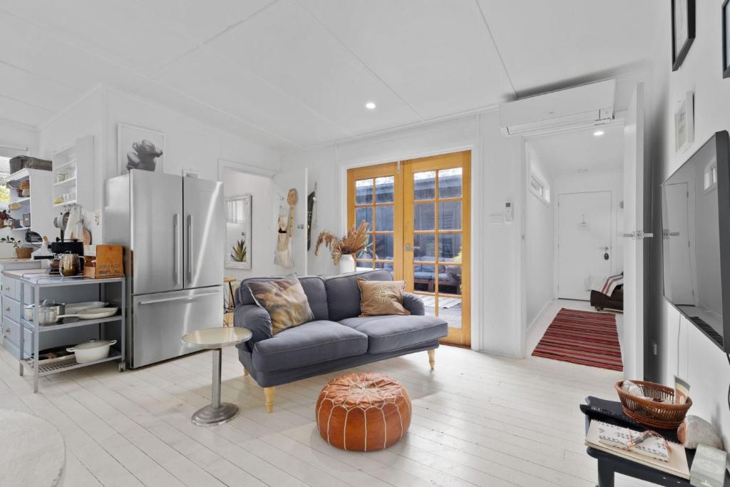 Adrift - Pet-friendly - 5 Min Walk To Bay - Rustic Charm - thumb 1