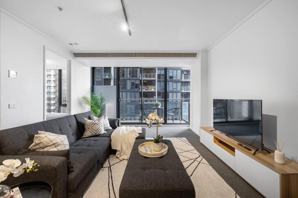 Amaya-Modern Southbank Living-Close To Crown & Yarra River - thumb 0